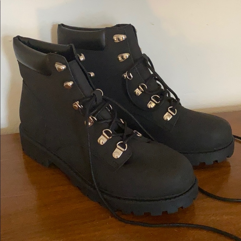H&M Divided black chunky lace up boots sz10